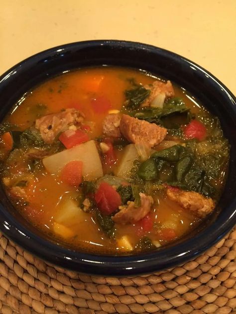 Portuguese Kale Soup - Nutrition Care For Children Portuguese Kale Soup Linguica, Portuguese Kale Soup Recipes, Portuguese Soup Recipes, Portugese Kale Soup, Beef Stew Soup, Portuguese Kale Soup, Portuguese Soup, Kale Soup Recipes, Peasant Bread