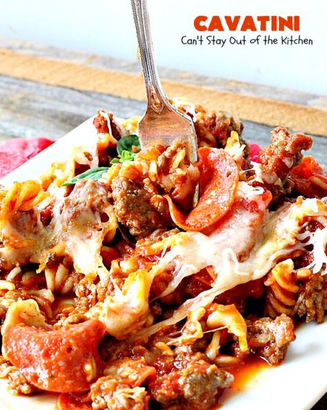 Cavatini is a fabulous, kid-friendly pasta recipe with rotini, spaghetti sauce, pepperoni, mozzarella & parmesan cheeses. Super quick & easy. Gluten free. Cavatini Recipe, Recipe Italian Sausage, Italian Main Dishes, Recipe Italian, Italian Pasta Dishes, Pasta Bake, Spaghetti Sauce, Italian Dishes, Italian Sausage