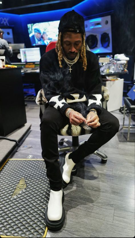 Future Rapper Style, Men Streetwear Outfits, Future Rapper, Streetwear Ideas, Big Wedding Dresses, Rapper Style, Rapper Outfits, Dark Skin Men, Black Men Fashion Swag