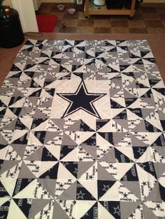 Dallas star quilt Dallas Cowboys Quilt Ideas, Dallas Cowboy Quilt Ideas, Dallas Cowboys Quilt Pattern, Dallas Cowboys Quilt, Cowboy Quilts, Army Quilt, Cowboys Quilt, Dallas Cowboys Blanket, Dallas Cowboys Crafts