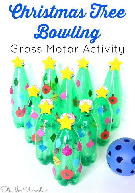 Christmas Tree Bowling is a great game to play at your next kids' holiday party! It's the perfect game to ecourage movement at the classroom, homeschool co-op or family party! Grinch Gross Motor Activities, Kaba Motor Becerileri, Preschool Christmas Party, Christmas Party Games For Kids, Preschool Christmas Activities, Classroom Homeschool, Gross Motor Activity, Holiday Party Kids, Christmas Games For Family