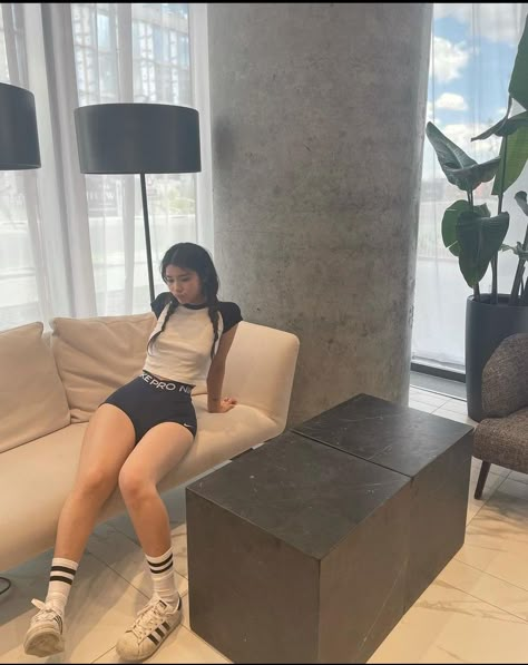 Hannah Kim, Ny Style, Outfit 90s, Gym Fits, Pretty Legs, Causual Outfits, Asian Outfits, Cute Fits, Minimalist Outfit