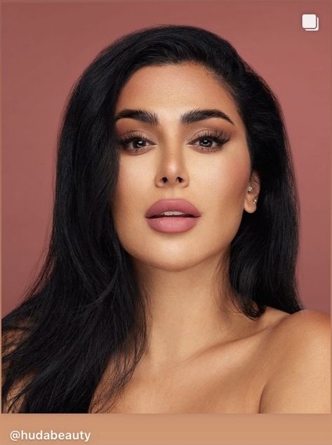 Headshot Makeup Ideas, Professional Headshots Makeup, Headshots Makeup, Headshot Makeup, Beauty Headshots, Forbes Women, Huda Beauty Lipstick, Lips Gloss, Huda Kattan