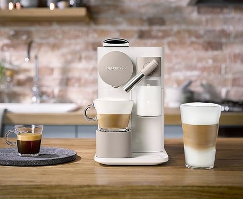 Lattissima One, Nespresso Lattissima, Best Espresso Machine, Coffee Varieties, Cappuccino Machine, Nespresso Capsules, Best Espresso, Italian Coffee, Espresso Maker