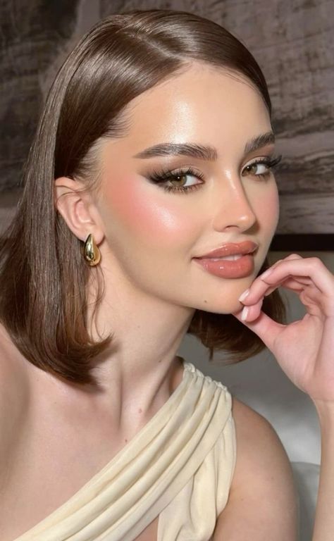 Light Make Up For Wedding, Celebrities Hairstyles, Maquillage On Fleek, Classy Makeup, Dewy Makeup, Elegant Makeup, Creative Makeup Looks, Female Celebrities, Strong Female