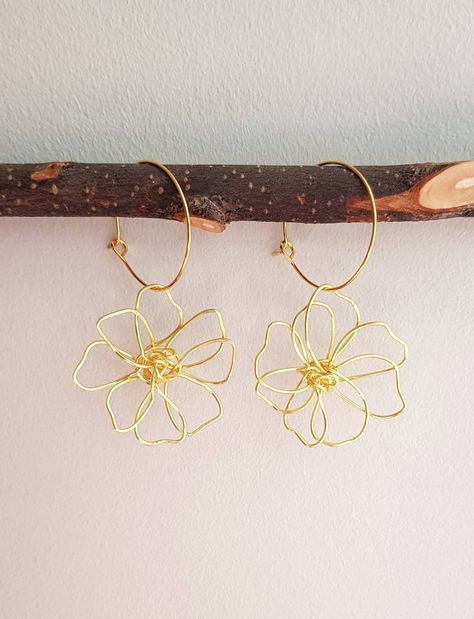 Wire Flower Earrings, Jewelry Content, Flower Wire, Pretty Headbands, 2024 Art, Wire Jewelery, Wire Headband, Wire Flowers, Earrings Hoops