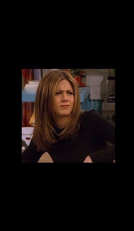 Rachel Green Wallpaper Aesthetic, Rachel Green Wallpaper, Rachel Geller, Rachel Wallpaper, Rachel Green Quotes, Rave Hairstyles, Friends Tv Quotes, Rachel Friends, Ross And Rachel