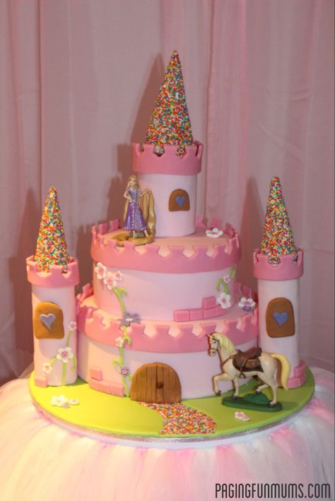 Bolo Rapunzel, Castle Birthday Cakes, Rapunzel Cake, Princess Castle Cake, 4th Birthday Cakes, Princess Birthday Cake, Castle Cake, Princess Diy, Disney Princess Birthday