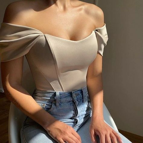 Elegant Corset Top, Bone Corset, Corset Top Outfit, Satin Corset Top, Fitness Aesthetic, Corset Outfit, Corset Fashion, Diy Vetement, Backless Crop Top