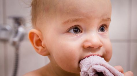 Baby throwing up: Causes, symptoms, and treatmets Gerd Recipes, 11 Month Old Baby, 7 Month Baby, Formula Fed Babies, Baby Remedies, 7 Month Old Baby, 1 Month Baby, 4 Month Baby, Baby Cereal