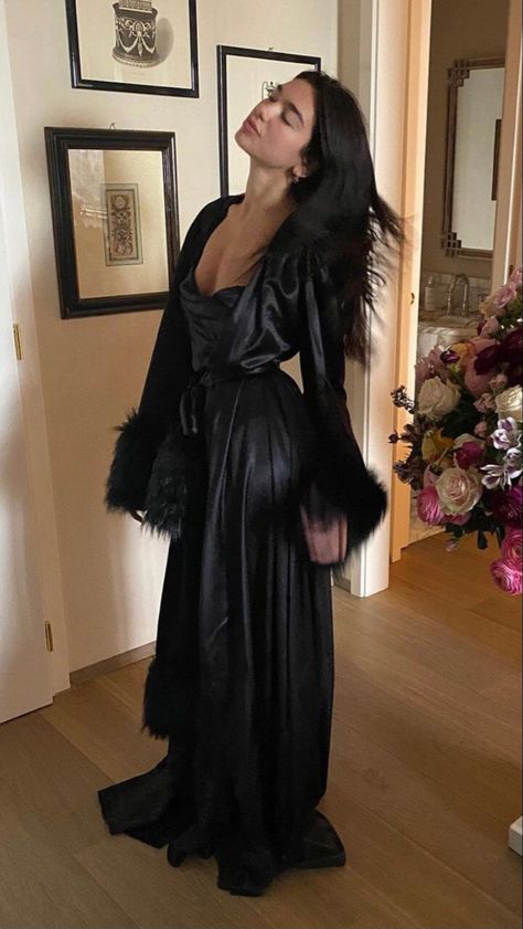 Pijamas Women, Dark Feminine Aesthetic, Feminine Aesthetic, Looks Chic, Rich Girl, Long Black, Classy Outfits, Aesthetic Clothes, Fashion Inspo Outfits