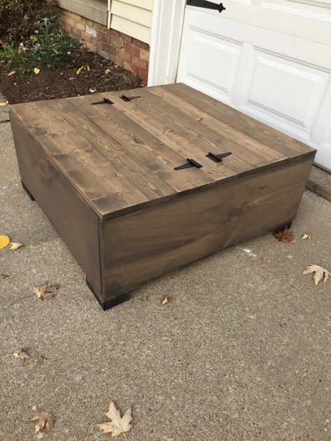 Diy Storage Coffee Table, End Table Plans, Build A Coffee Table, Coffee Table Plans, Storage Coffee Table, Diy Rangement, Coffee Table Trunk, Patio Storage, Chest Coffee Table