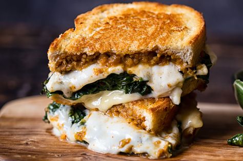 Haggis, Sriracha and Cheese Toastie Halloumi Grilled Cheese Sandwich, Grilled Cheese Sandwich Vegetarian, Haggis Recipe, Vegetarian Haggis, Whisky Sauce, Cheese Toastie, Sausage Casing, Toast Sandwich, Brown Sauce