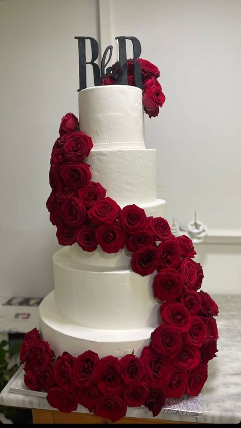 Five tier clasic buttercream red rose wedding cake Rose Themed Cake, Red Rose Wedding Cake, Wedding Necessities, Rose Wedding Cake, 15th Birthday Party Ideas, 4 Tier Wedding Cake, Dark Red Roses, Wedding Cake Roses, Red Rose Wedding