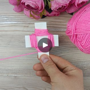 Yarn Flowers Diy Simple, Yarn Flowers Diy, Flower Decor Ideas, Yarn Flowers, Flower Decor, Flowers Diy, Abstract Acrylic, Beautiful Flower, Flower Making