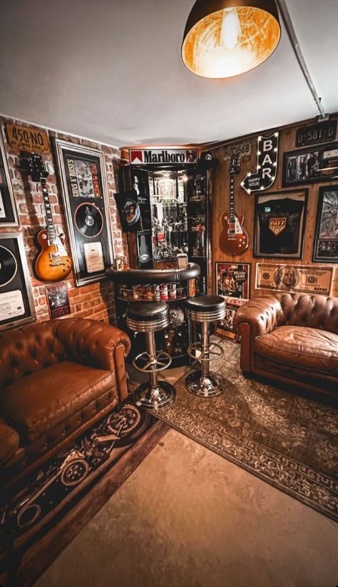 Men’s Furniture, Guitar Room Ideas Man Caves, Grunge Garage Aesthetic, Rock And Roll House Interior Design, Guitar Man Cave, Small Bar Living Room, Vintage Gentleman Room, Punk Rock Decor, Retro Man Cave