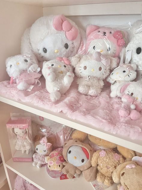 Kawaii Brown Aesthetic, Plushies Hello Kitty, Sanriocore Aesthetic, Pink Sanrio, Hello Kitty Aesthetic, Hello Kitty Characters, Hello Kitty Pink, Hello Kitty Plush, Pink Pastel