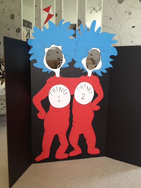 Cat In The Hat Birthday, Doctor Suess Birthday, Dr Seuss Party Ideas, 100 Días De Clases, Picture Booth, Cat In The Hat Party, Dr Seuss Crafts, Dr Seuss Birthday Party, Seuss Crafts