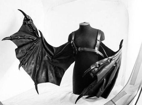 Bob Bassett 'Dragon Wings' Smink Inspiration, Cosplay Diy, Dragon Wings, Leather Art, Drawing Clothes, Steam Punk, Fantasy Clothing, Fantasy Fashion, Character Outfits