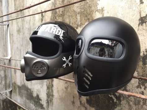 Motorcycle Helmet Design, Helmet Concept, Biker Wear, Cool Motorcycle Helmets, Helmet Head, Custom Motorcycle Helmets, Helmet Paint, Tac Gear, Cafe Racing