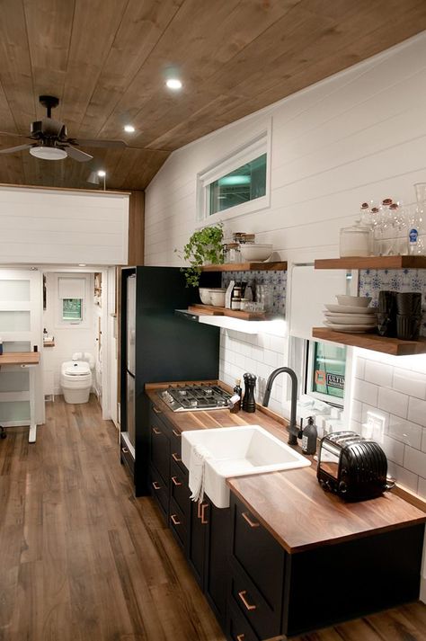 Kitchen Tiny House, 1 Bedroom Tiny House, Bedroom Tiny House, Kitchen Tiny, Mansion Rooms, Tiny Luxury, Best Tiny House, Tiny House Inspiration, Tiny House Kitchen