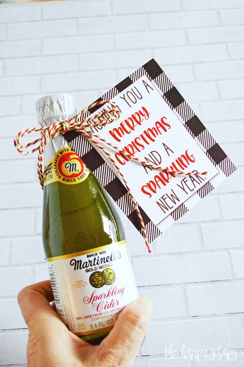 These Simple Neighbor Gift with Printable Tags are simple to put together + let your friends and neighbors know you're thinking of them this holiday season. Neibor Christmas Gifts, Non Food Neighbor Christmas Gifts, Sparkling Cider Gift Ideas Holidays, Dish Soap Neighbor Gift, Easy Neighbor Christmas Gifts Simple, Neighbor Gifts Christmas Simple, Holiday Gifts For Neighbors Funny, Sparkling Cider Gift Tag, Sparkle Gift Ideas