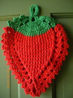 Crocheted Strawberry, Crochet Potholder Patterns, Crochet Hot Pads, Crochet Strawberry, Crochet Geek, Potholder Patterns, Crochet Dishcloth, Pola Amigurumi, Crochet Potholders