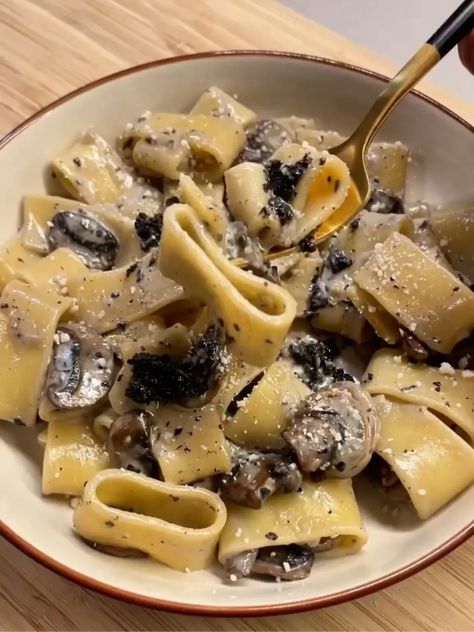 Mushroom & Truffle Cream Pasta (DF) | Provecho Mushroom Truffle, Garlic Parmesan Pasta, Truffle Cream, Truffle Pasta, Truffle Mushroom, Cold Stone, Creamy Mushroom Pasta, Cream Pasta, Parmesan Pasta