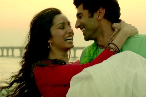 Rahul & Arohi - Aashiqui 2 (Aditya Roy Kapur & Shraddha Kapoor) <3 Aashiqui 2 Wallpapers, Confess Your Love, Types Of Hugs, Tum Hi Ho, Aashiqui 2, Hug Day, Roy Kapoor, Vintage Bollywood Aesthetic, Desi Love