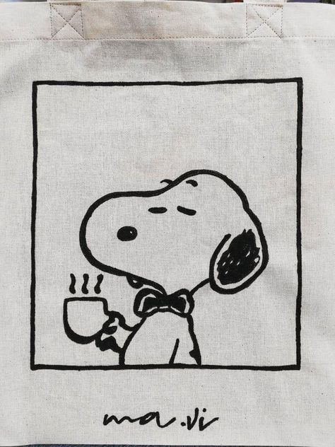 Drawing On Tote Bag, Tote Painting Ideas, Ecobag Design Ideas, Tote Bag Drawing Ideas, Tote Bag Drawing, Tote Bag Painting Ideas, Snoopy Tote Bag, Decorated Tote Bags, Diy Tote Bag Design