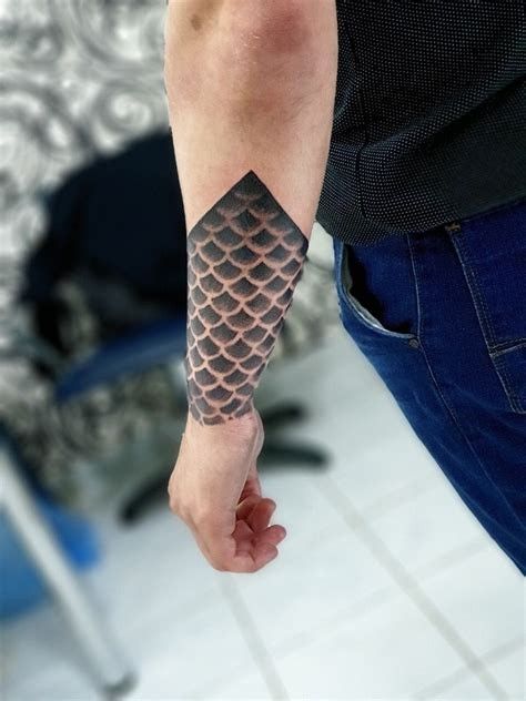 Fish Scale Tattoo Men, Fish Scales Tattoo, Dragon Scales Tattoo, Dragon Scale Tattoo, Fish Scale Tattoo, Mermaid Scales Tattoo, Hexagon Tattoo, Trident Tattoo, Small Dragon Tattoos