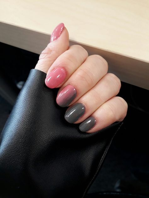 Gray Ombre Nails, Nails Ombre Pink, Pink And Grey Nails, Pink Grey Nails, Grey Gel Nails, Blue Ombre Nails, Pink Summer Nails, Grey Nails, Nail Color Combos