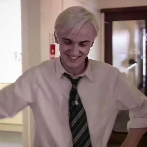 Draco Malfoy Icon Cute, Draco Malfoy Aesthetic Icon, Draco Malfoy Icon, Drako Malfoy, Film Harry Potter, Draco Malfoy Hot, Draco Malfoy Imagines, Draco Malfoy Aesthetic, Buku Harry Potter