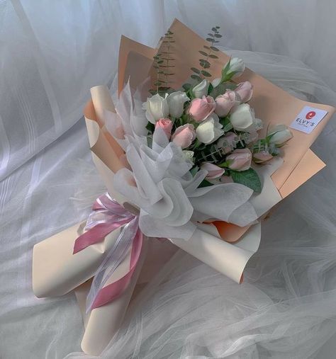 Flowers 🌺 on Twitter: "… " Wedding Love Songs, Roblox Cake, Cat Collage, Cute Home Screen Wallpaper, Flower Box Gift, Boquette Flowers, Hand Bouquet, Flowers Bouquet Gift, Instagram Frame Template