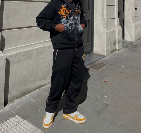 streetwear outfits,streetwear,open bottom sweatpants,zip up hoodie,LV trainers Open Bottom Sweatpants Outfit, Lv Trainers, Open Bottom Sweatpants, Trainers Outfit, Outfits Streetwear, Streetwear Outfits, Zip Up Hoodie, Zip Up, Zip Ups