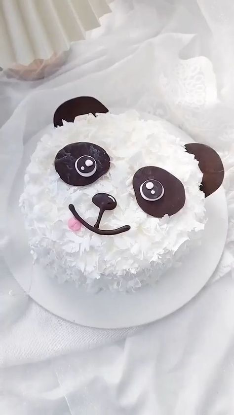 Cake Ideas For Beginners, Art Cake Ideas, Bolo Panda, Panda Cake, Cake Designs For Kids, Birthday Cake Decorating Ideas, Shape Cake, Decorating 101, Art Cake