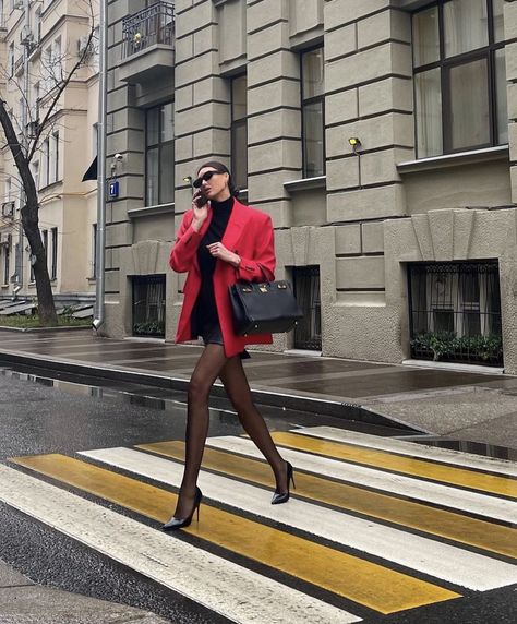 Red Heels Outfit, European Style Outfits, Girl Boss Outfit, Modeling Outfits, High Class Fashion, Effortlessly Chic Outfits, December 19, Fashion Tights, Red Outfit