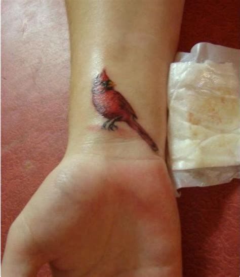 tiny cardinal tattoos for women - Yahoo Search Results Tattoo Cardinal, Hummingbirds Tattoo, Red Bird Tattoo, Cardinal Bird Tattoos, Red Cardinal Tattoos, Small Cardinal Tattoo, Anchor Tattoo Wrist, Red Bird Tattoos, Cardinal Tattoo