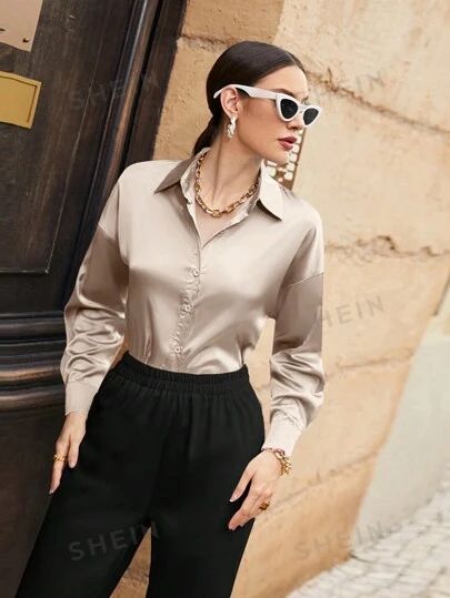 Collage Clothes, Satin Outfit, Outfit Curvy, Beige Outfit, Outfit Mujer, Plain Shirt, Satin Blouses, Style Noir, Plain Shirts