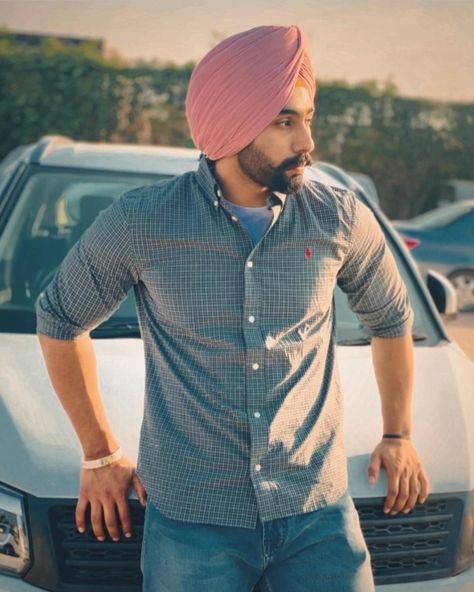 Turban Style Mens, Sardar Fashion, Indian Wedding Couple Photography, Mens Photoshoot Poses, Stylish Dpz, Hand Painted Clothing, Cute Couples Hugging, Clothing Design Sketches, Stylish Men Casual