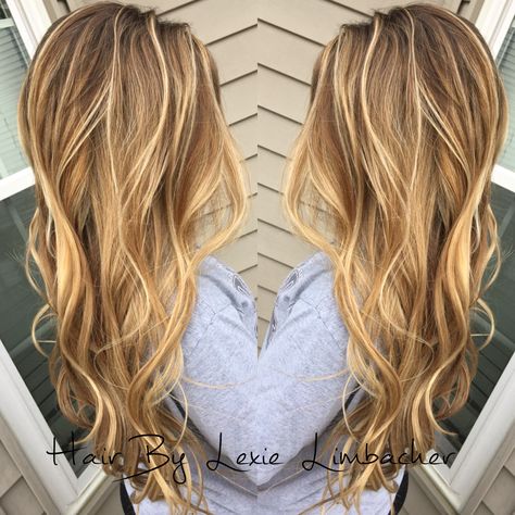 Beautiful blonde bombshell.  Base color using Redken shades EQ gloss 06N | Balayage using slices and skipping every other piece using Redkens Flash Lift + 20 Vol. Rinsed and toned with Redkens Shades EQ 09N on Wet hair. #Redken #Blonde #BlondeBalayage #Hairbylexielimbacher Skip Slice Highlights, Slice Highlights, Balayage Shades, Redken Blonde, Redken Formulas, Honey Blonde Balayage, Hair Formulas, Farmhouse Color, Honey Blonde Hair Color