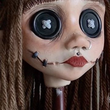 Coraline Doll Costume, Custom Coraline Doll Clay, Mini Me Coraline Doll, Coraline Mini Me Doll, How To Make A Coraline Doll, Coraline Dolls Diy, Coraline Mini Me, Coraline Doll Diy, Diy Coraline Doll