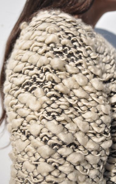 Chunky weave sweater with woven wool textures; fashion design detail; textiles for fashion // Kieley Kimmel Textures Fashion, Knitwear Inspiration, Knitted Wire, Boucle Knit, Crafts Sewing Patterns, Wool Textures, Woven Sweater, Knitted Wit, Knitting Wool