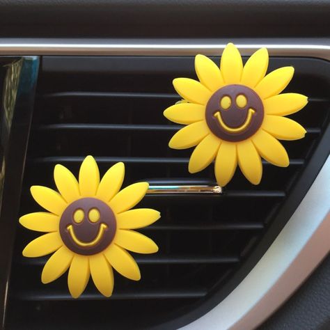 INEBIZ Car Charm Cute Yellow Sunflower Car Interior Air Vent Decorations Perfume, Creative Fragrance Air Freshener Holder Perfume Creative, Halloween Discount, Garage Storage Racks, Car Things, Car Supplies, Yellow Car, Car Air Conditioning, Scent Diffuser, Garage Storage Organization