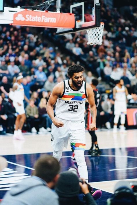 The Winning Smile: The Story Behind Karl-Anthony Towns' Teeth Karl Towns, Winning Smile, Karl Anthony Towns, Jordyn Woods, Nba Stars, National Basketball Association, Nba Players, Basketball Players, Teeth Whitening