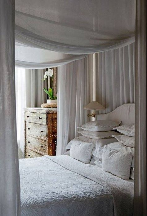 so fresh and so clean White Drapes, Bedroom Bliss, White Bed, White Sheets, Dreamy Bedrooms, Interior Modern, Canopy Bed, Design Del Prodotto, Elegant Interiors