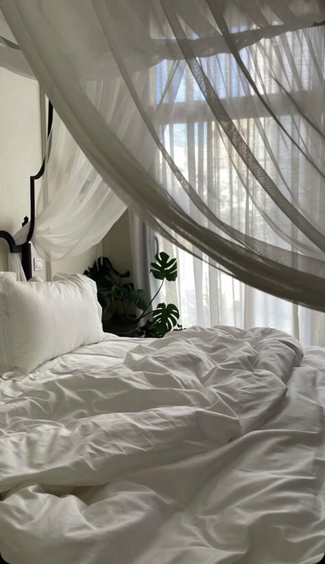 Bed Design Aesthetic, Island Bedroom, Dream Closet Design, Bedroom Deco, Dreams Beds, Pinterest Room Decor, Room Renovation, Cozy Room Decor, Minimalist Room