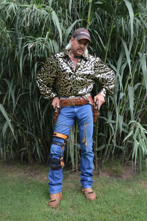 Joe Exotic And Carol Baskin Costume, Joe Dirt And Brandy Costume, Joe Exotic Costume, Jungle Party Outfit, Tiger King Halloween Costume, Tiger King Costume, Jungle Costume, Elaborate Costumes, Usa Costume