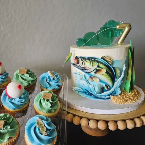 I. Am. Obsessed. 💙🎣 #fishingcake #cake #copperascovetx #cakesofinstagram #fishing Bass Fish Cakes Birthday, Fish Theme Birthday Cake, Fish Cakes Birthday, Fishing Cakes For Kids, Bass Fish Cake, Fishing Theme Cake, Fishing Cakes, Fishing Theme Birthday, Fish Cake Birthday