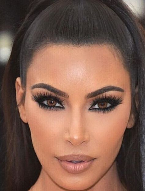 Kim Kardashian Makeup Done by Mario Met Gala 2018 With Lilly Lashes #EyeMakeupHairstylesforWomen Kardashian Hair Color, Kim K Makeup, Kim Kardashian Blonde, Kim Kardashian Makeup Tutorial, Anastasia Beverly Hills Eyeshadow, Kim Kardashian Wedding, Estilo Kim Kardashian, Lilly Lashes, Kardashian Makeup